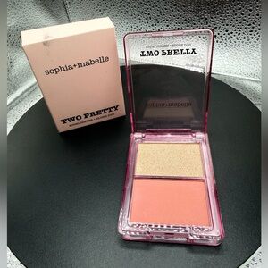 Two Pretty Highlighter + Blush Duo in Peach